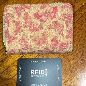 BRAND NEW…..Colorful Butterfly Print Women’s RFID PROTECTED  Wallet